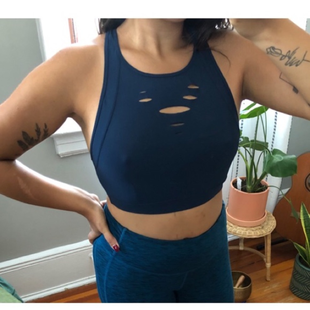 ALO YOGA RIPPED WARRIOR BRA IN NAVY